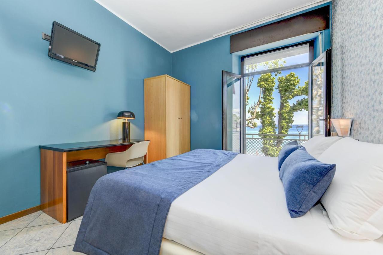 Hotel Aurora Desenzano del Garda Exterior photo
