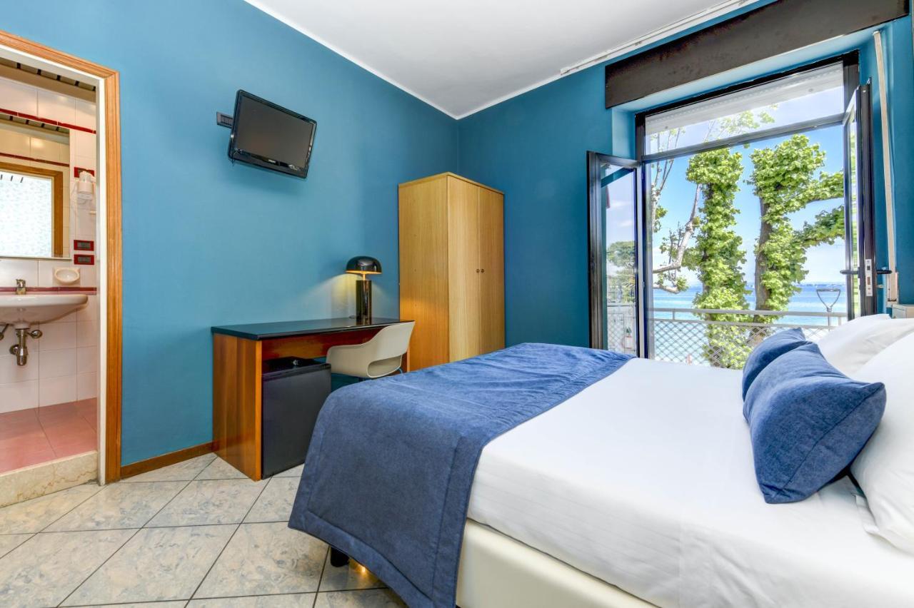 Hotel Aurora Desenzano del Garda Exterior photo