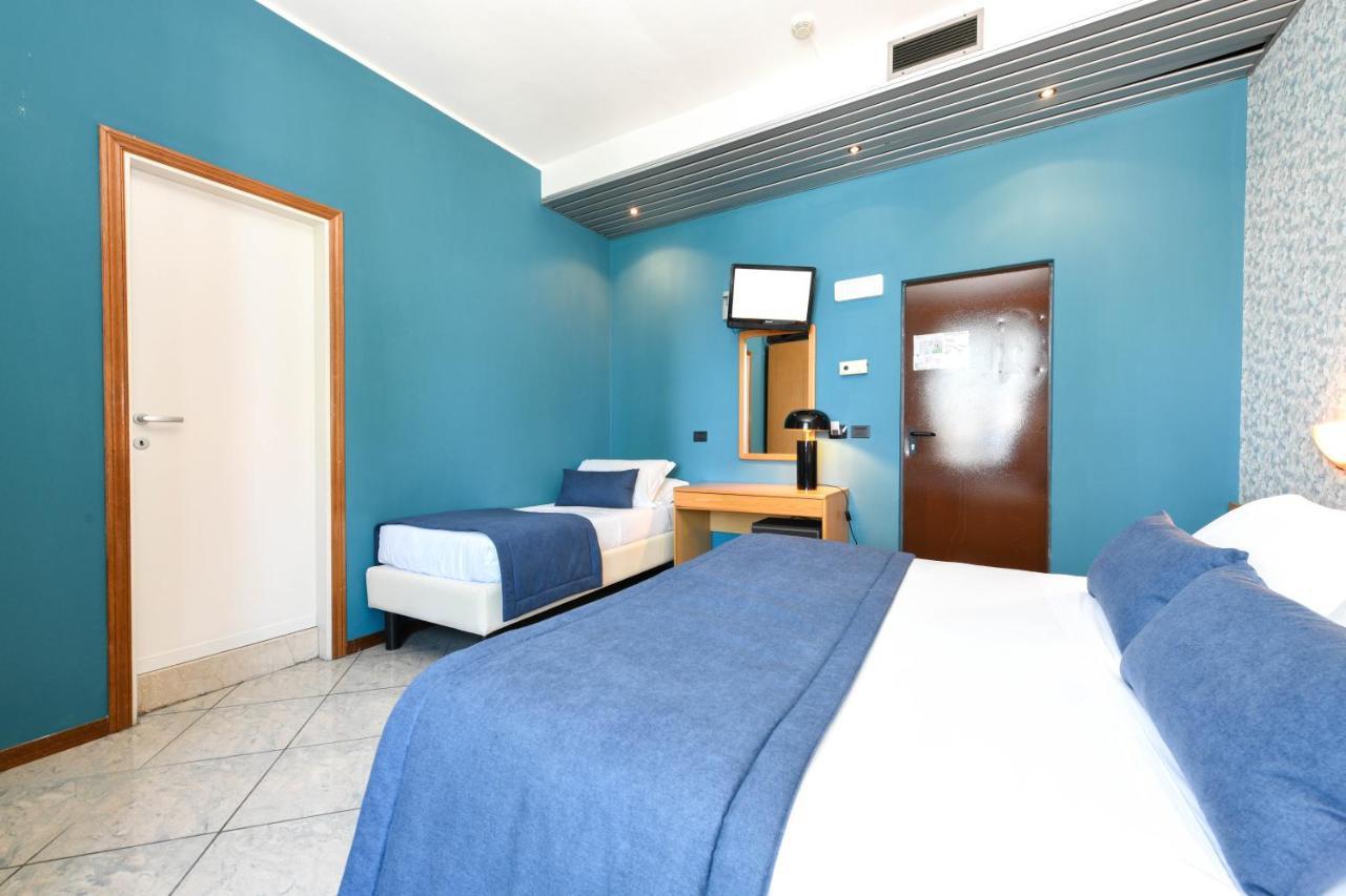 Hotel Aurora Desenzano del Garda Exterior photo