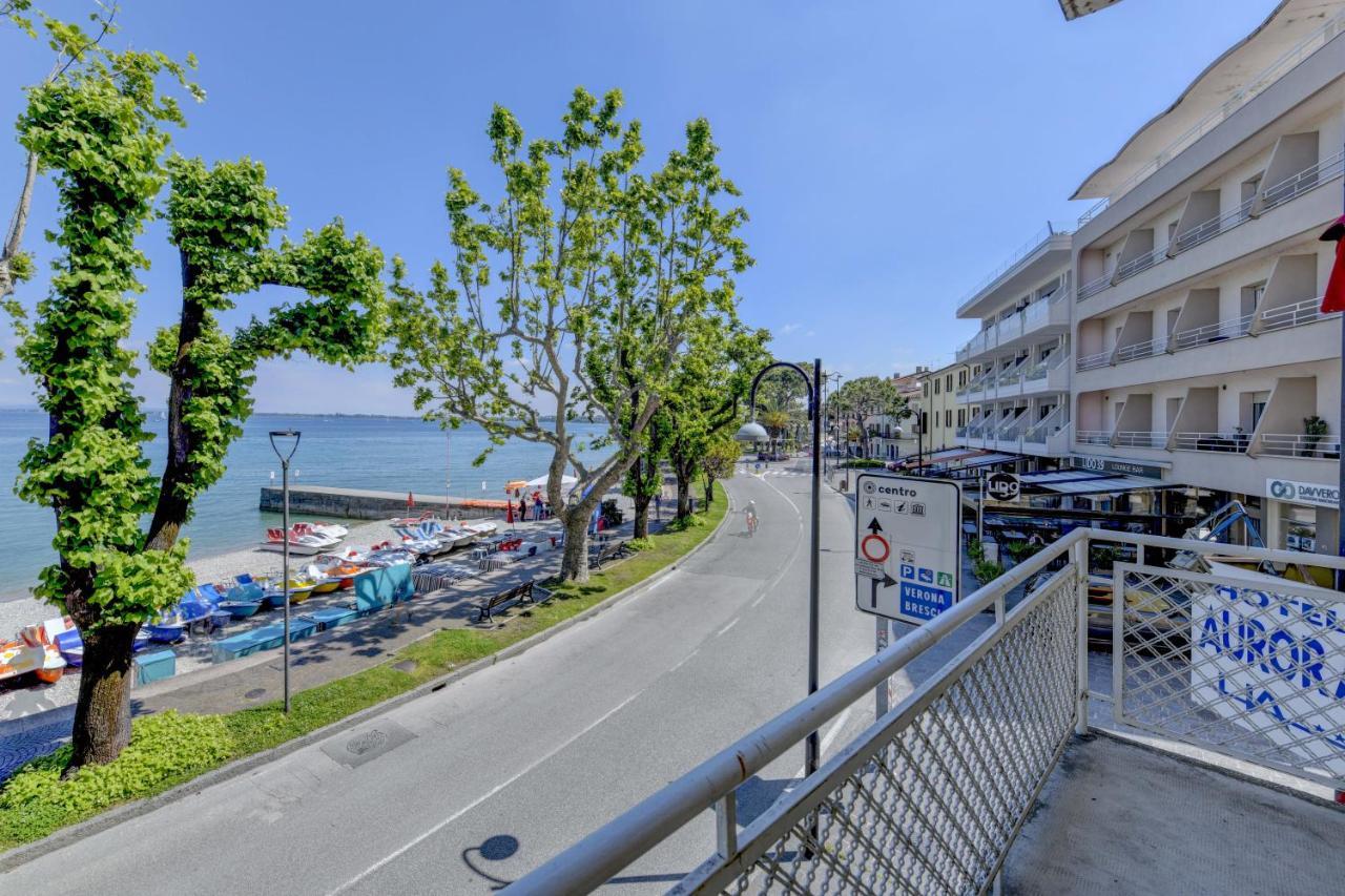 Hotel Aurora Desenzano del Garda Exterior photo