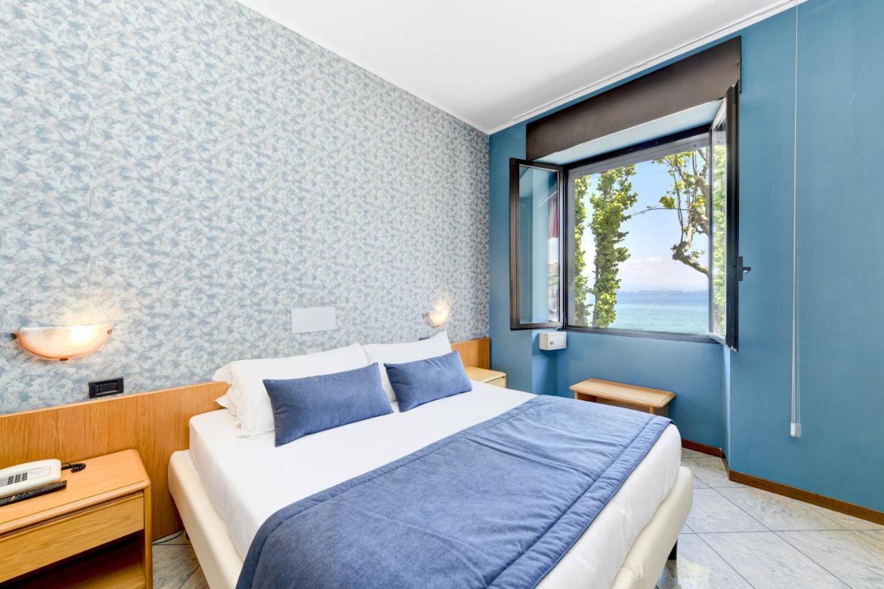 Hotel Aurora Desenzano del Garda Exterior photo