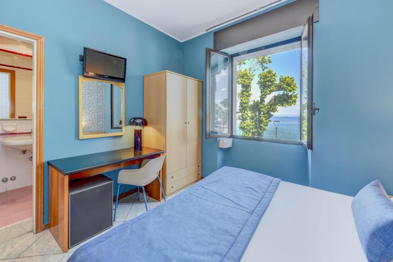 Hotel Aurora Desenzano del Garda Exterior photo