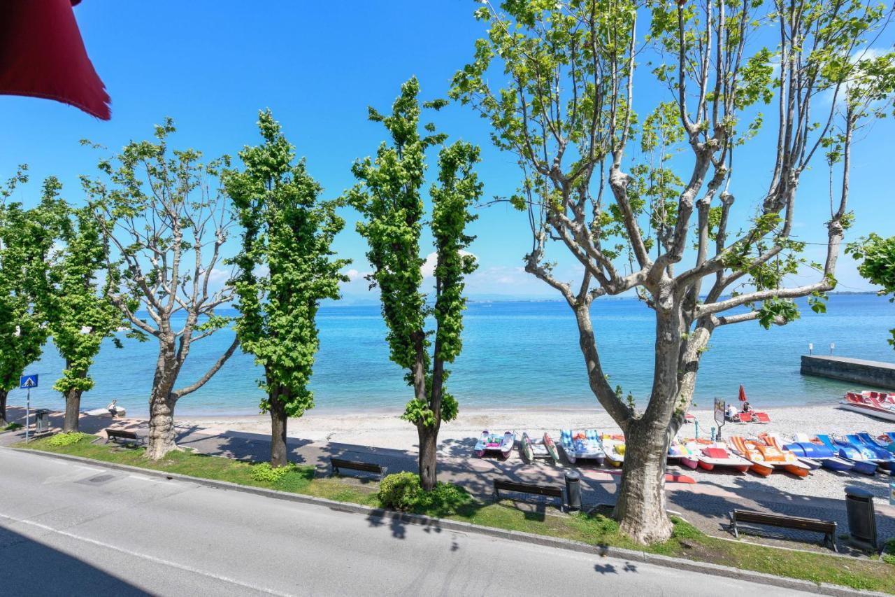 Hotel Aurora Desenzano del Garda Exterior photo