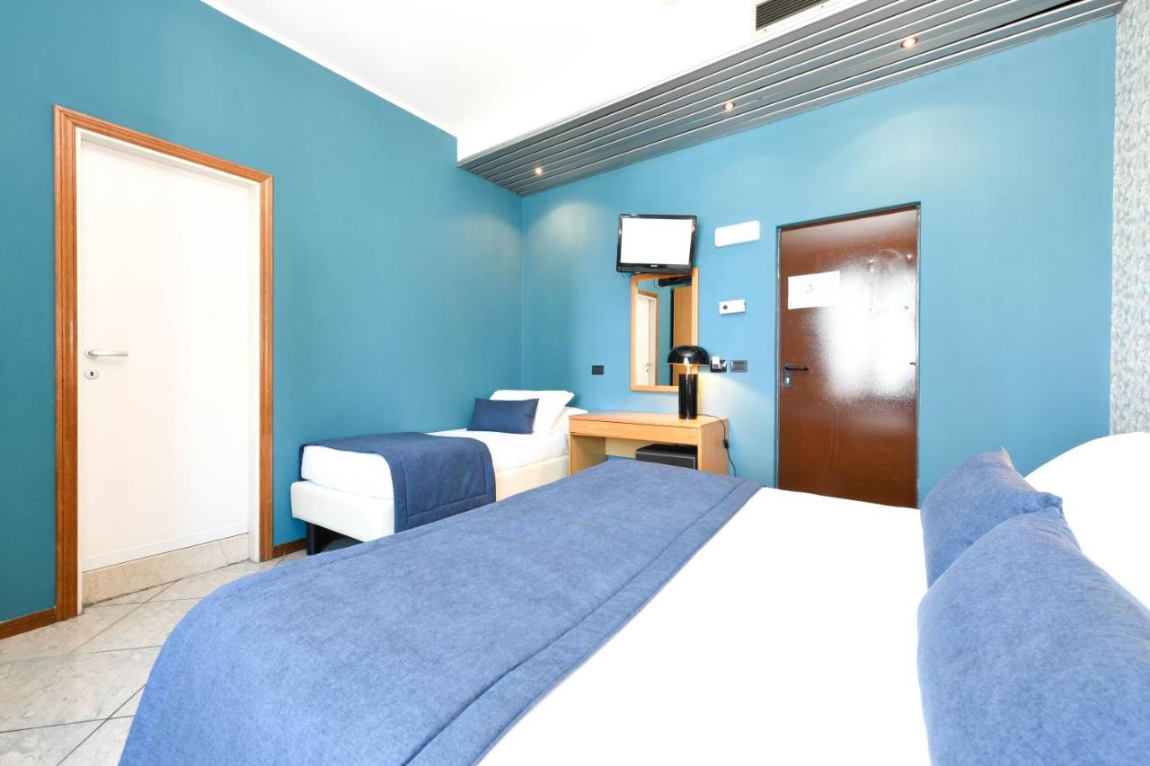 Hotel Aurora Desenzano del Garda Exterior photo
