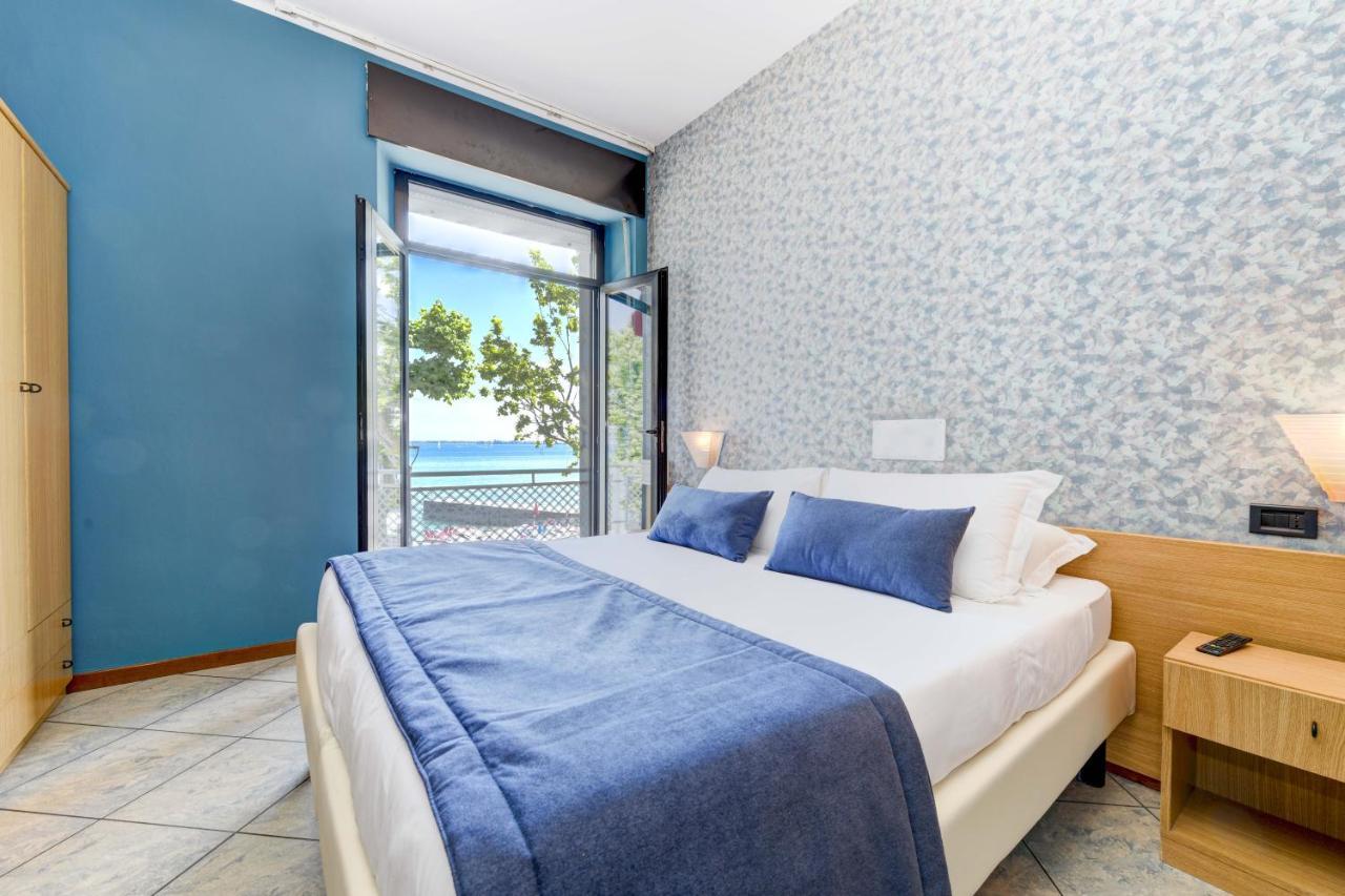 Hotel Aurora Desenzano del Garda Exterior photo