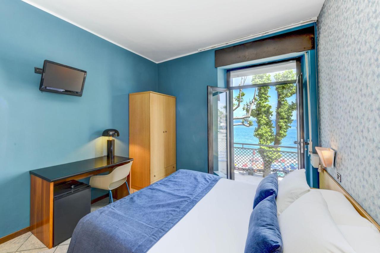 Hotel Aurora Desenzano del Garda Exterior photo