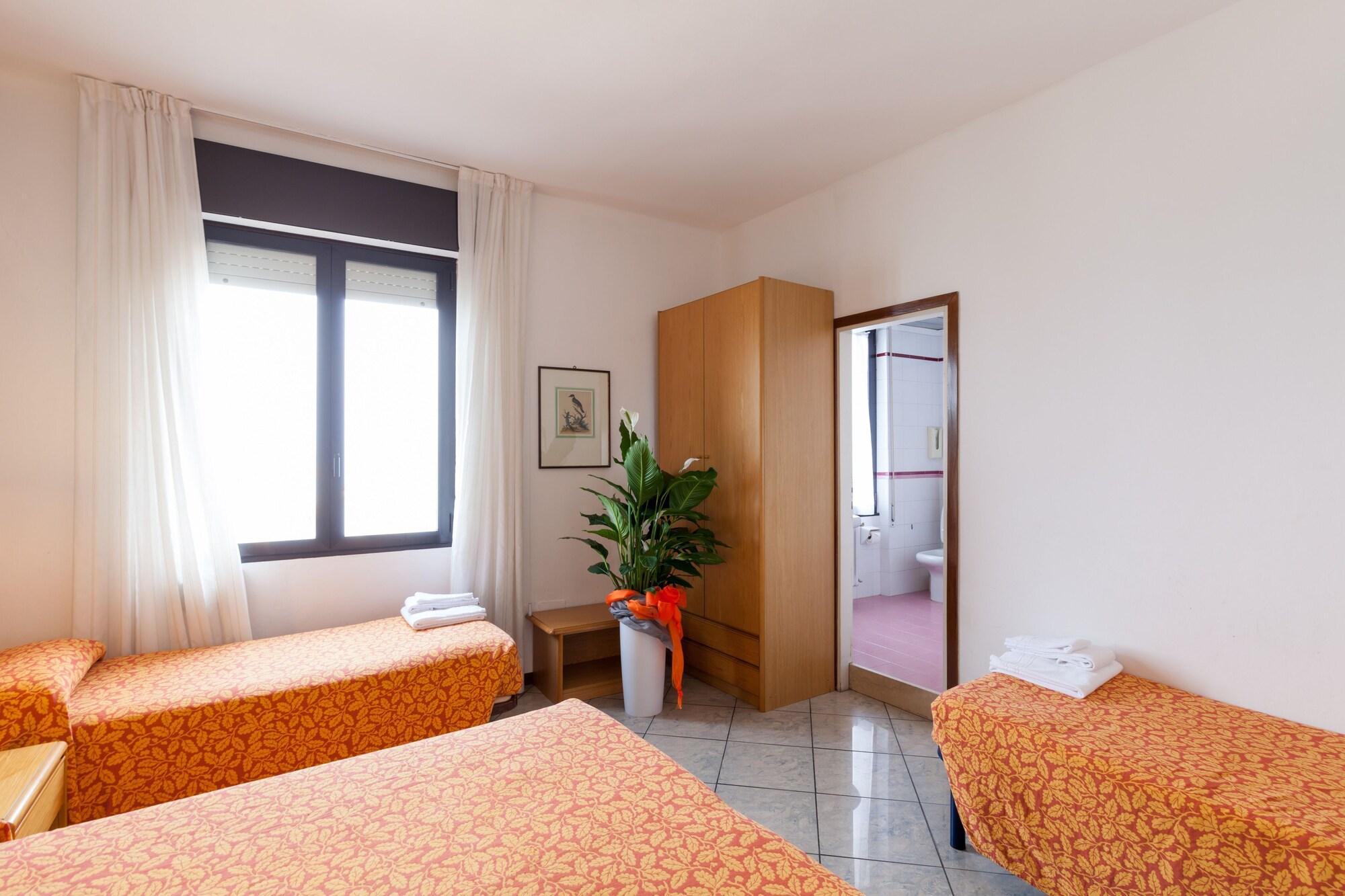 Hotel Aurora Desenzano del Garda Exterior photo